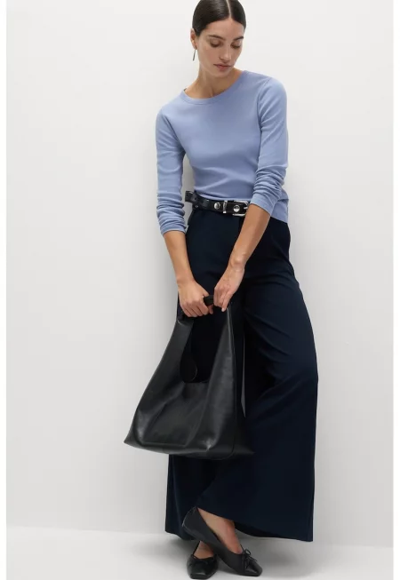 Рипсена блуза с овално деколте