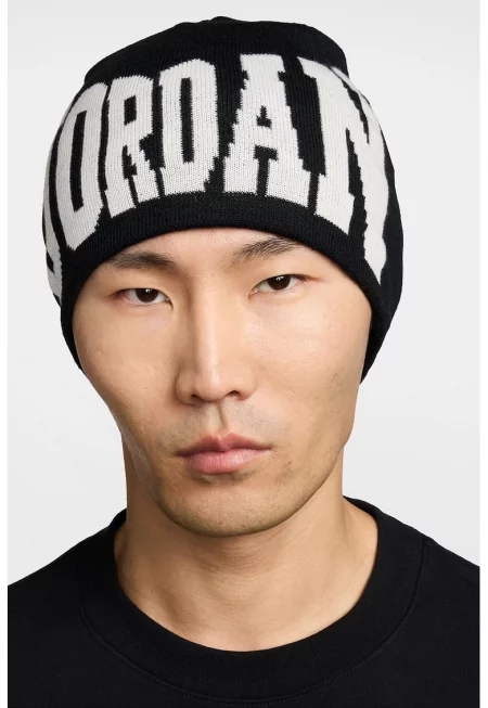 Шапка Jordan Peak с лого