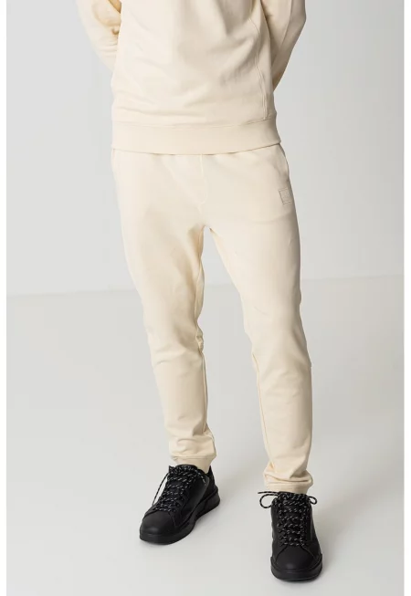 Спортен панталон с джобове встрани