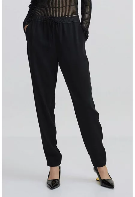 Свободен панталон с регулируема талия - Черен
