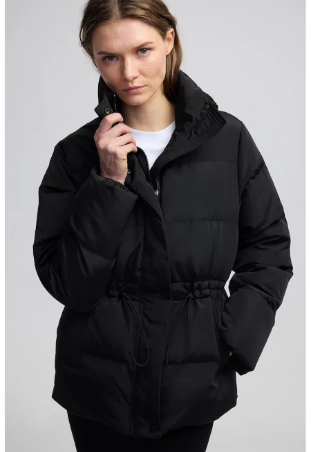 Зимно капитонирано яке с регулираща се талия