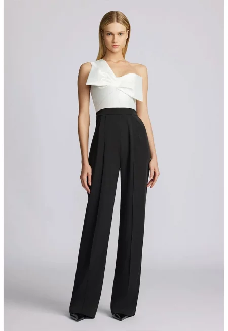 Дълъг гащеризон с голо рамо и детайл тип панделка - Черен