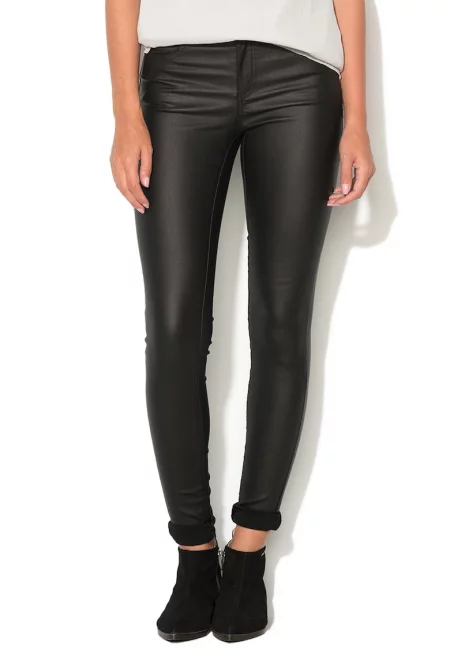 Дънки Commit по тялото - Черен