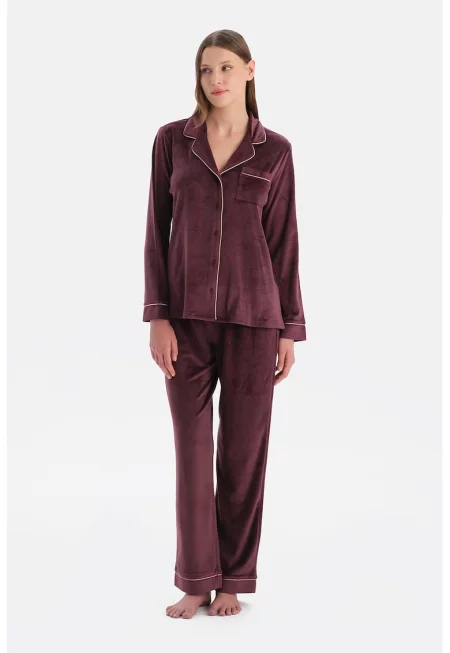 Едноцветна пижама