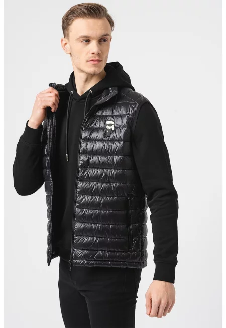 Капитониран елек с цип