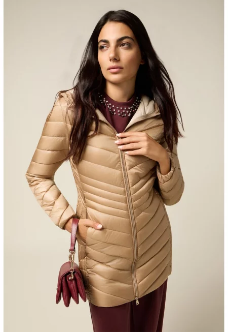 Капитонирано зимно яке с качулка