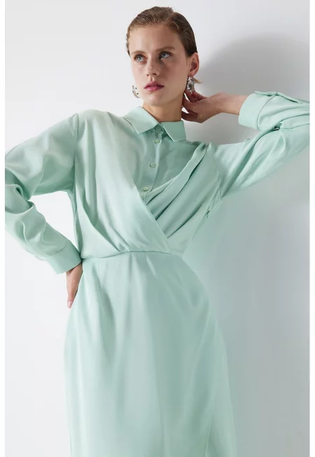 Миди рокля с дълги ръкави и драперии - Бледозелен