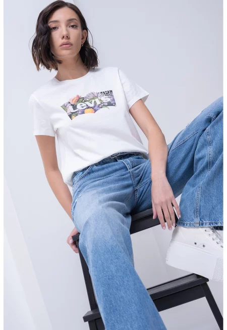 Памучна тениска с овално деколте