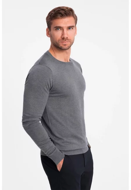 Пуловер с овално деколте