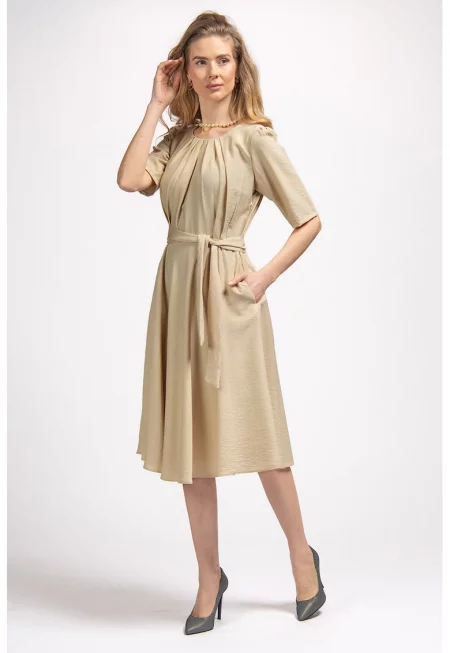 Разкроена рокля с джобове