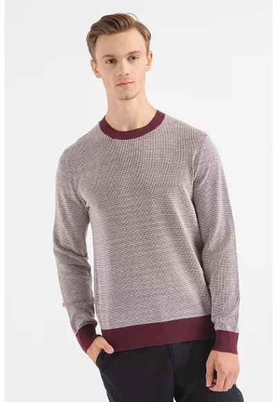 Релфен пуловер с овално деколте