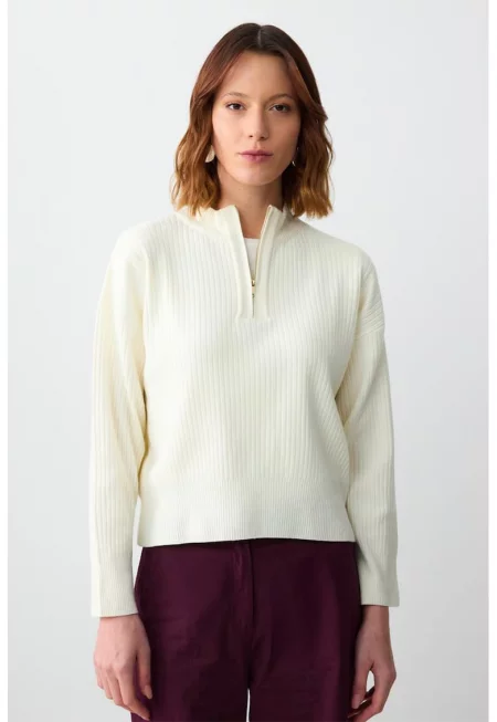 Рипсен пуловер с къс цип - Крем