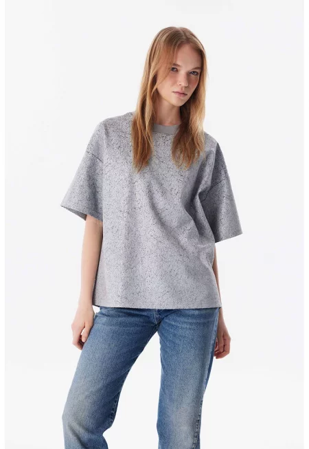 Свободна тениска с паднали ръкави