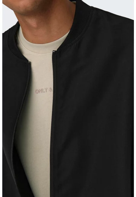 Яке бомбър с ниска яка