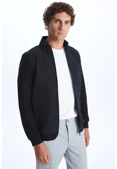 Яке с цип и капитонирани панели