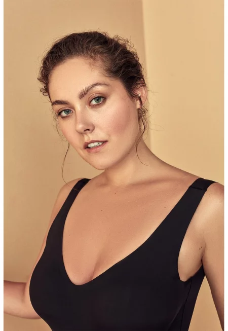 Боди с дълбоко овално деколте - Черен