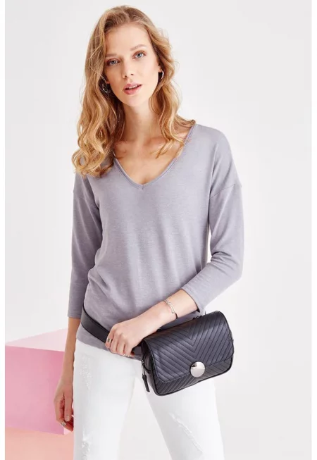 Фино плетен пуловер с шпиц