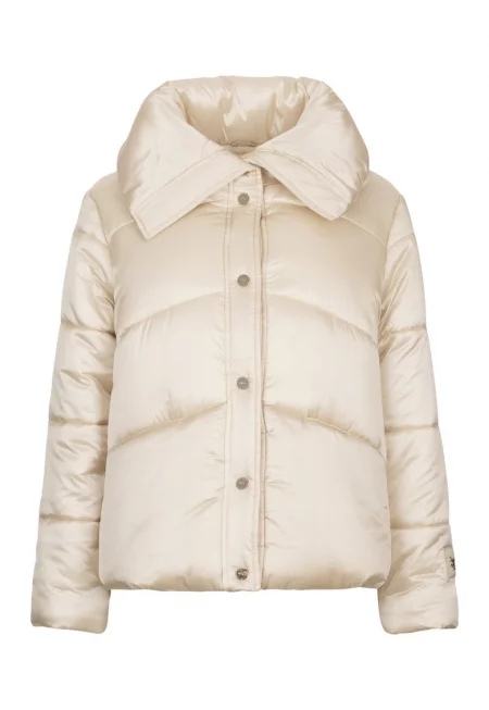 Капитонирано яке с висока яка