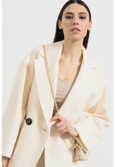 Късо вълнено палто с пришити джобове