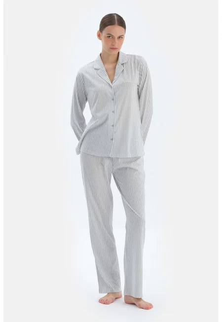 Раирана пижама с копчета - Бял/Прашно синьо