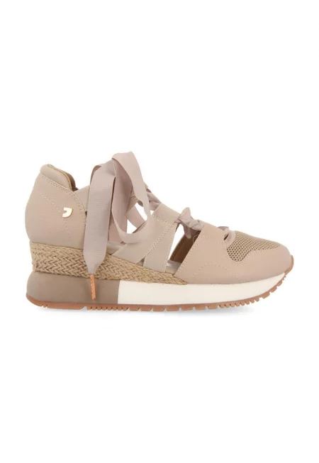 Спортни обувки Lizarda със скосена подметка - Бежов