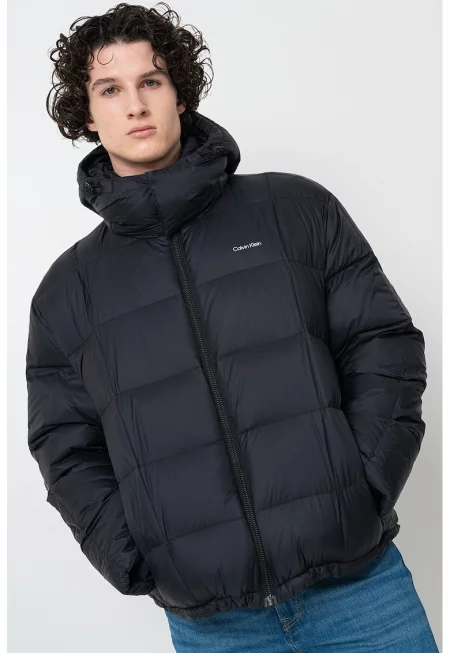 Зимно яке с цип и лого