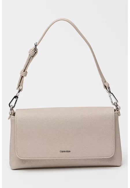 Чанта през рамо с капаче и монограм - Светло кафяво