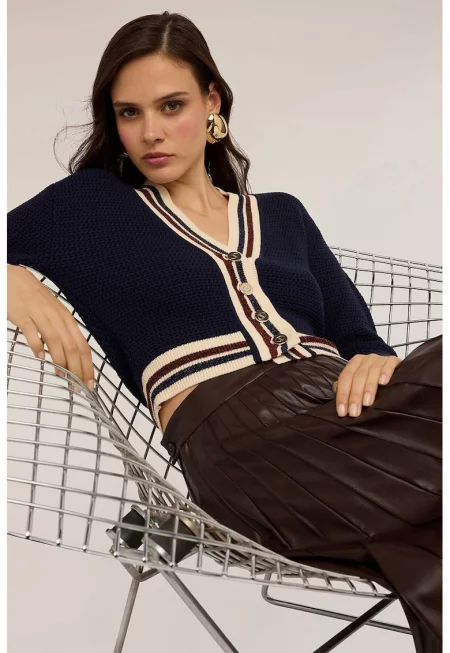 Къса жилетка с шпиц