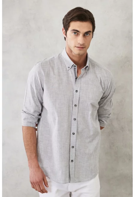 Памучна риза по тялото