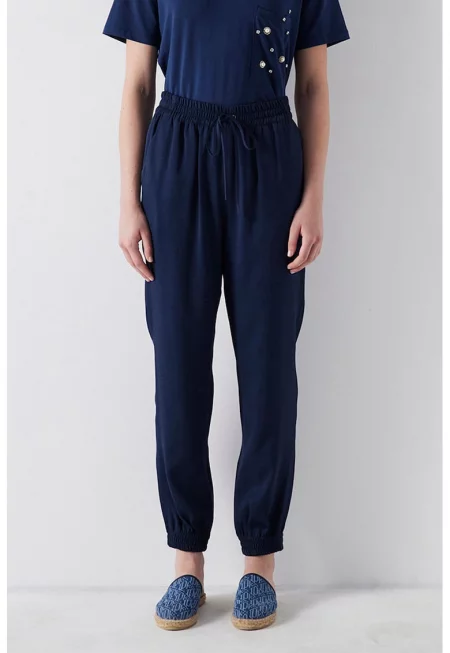 Панталон с еластични подгъви