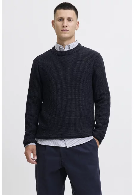 Плетен пуловер с овално деколте