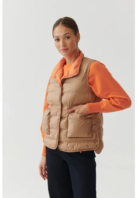 Подплатен елек Rinti с капитониран дизайн и джобове