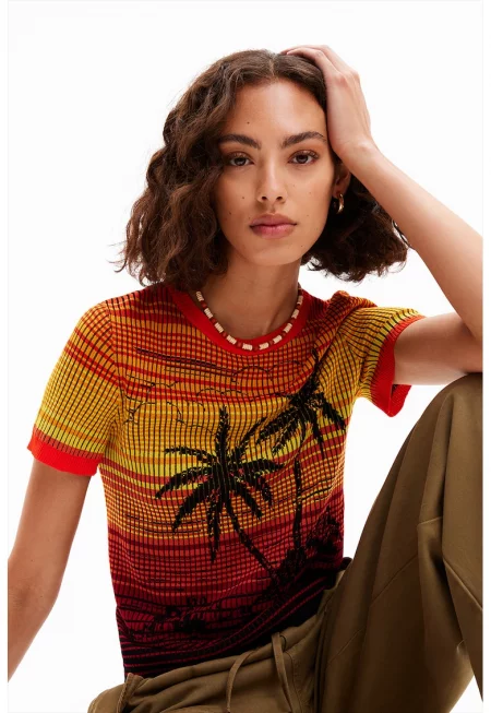 Тениска с десен