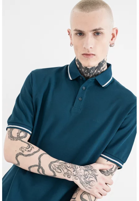 Тениска с яка и контрасти - Мръснобял/Петролно синьо