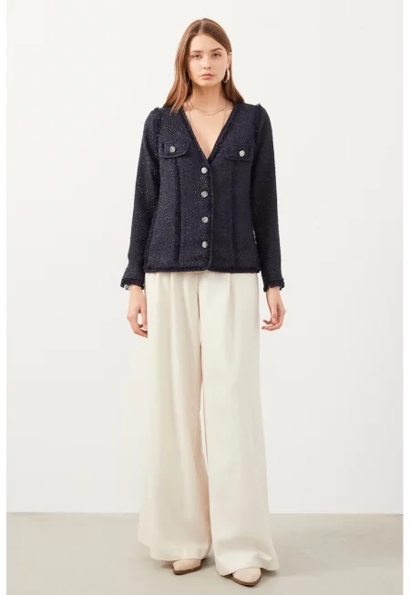 Яке с бляскави елементи