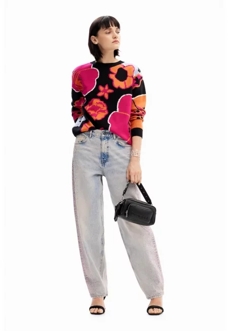 Флорален пуловер с овално деколте - Черен/Корал/Мандарина