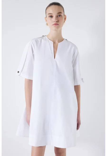 Къса права рокля с шпиц - Бял
