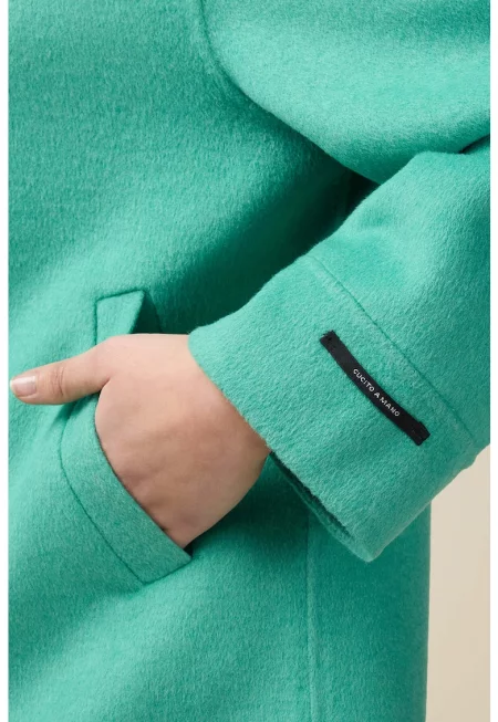 Късо палто с вълна