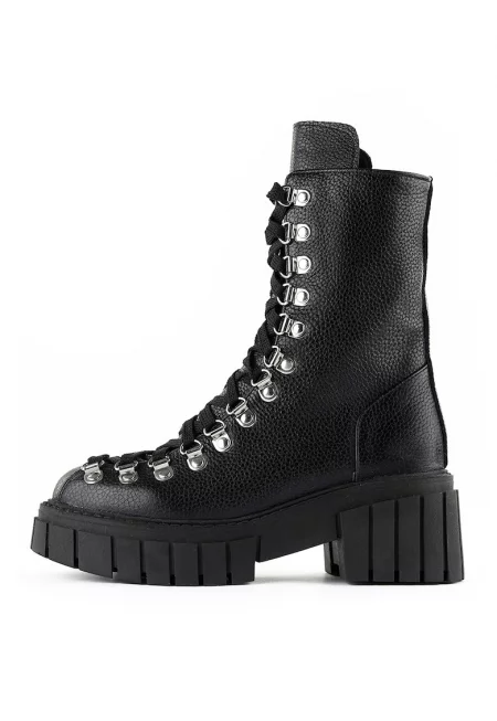 Кожени боти Zoe с релеф - Черен