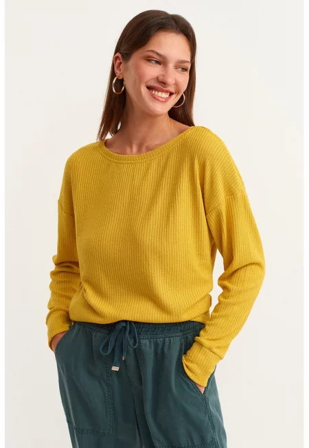 Пуловер с деколте тип лодка и паднали ръкави