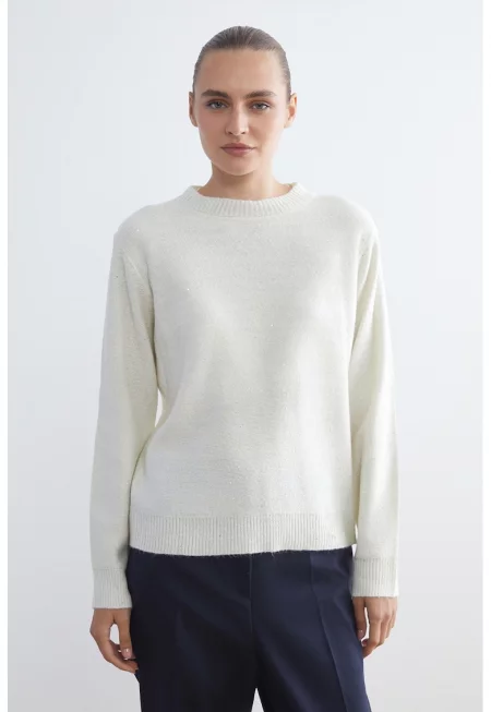 Пуловер с овално деколте и бляскави детайли - Бял
