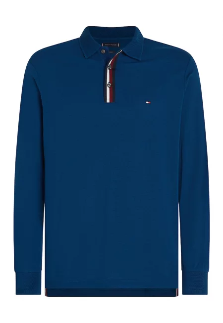 Пуловер с яка и лого