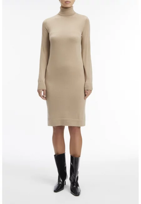 Вълнена рокля по тялото - Бежов