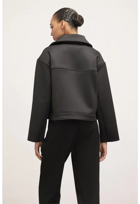 Зимно яке с остра яка