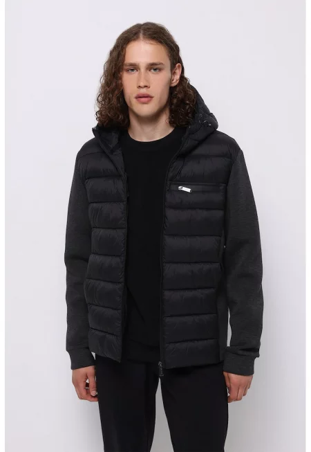 Капитонирано яке с качулка - Черен