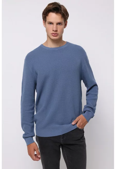 Памучен пуловер с овално деколте