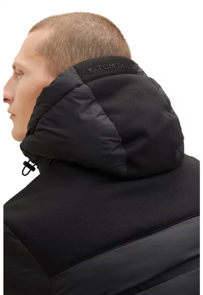 Подплатено зимно яке с качулка