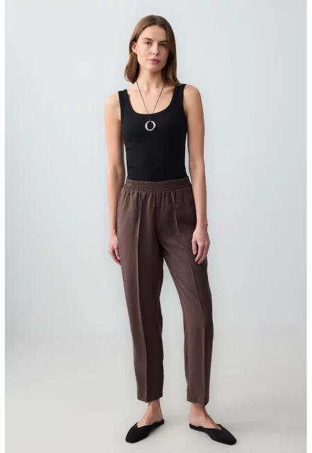 Скъсен панталон с модал - Тъмнокафяв