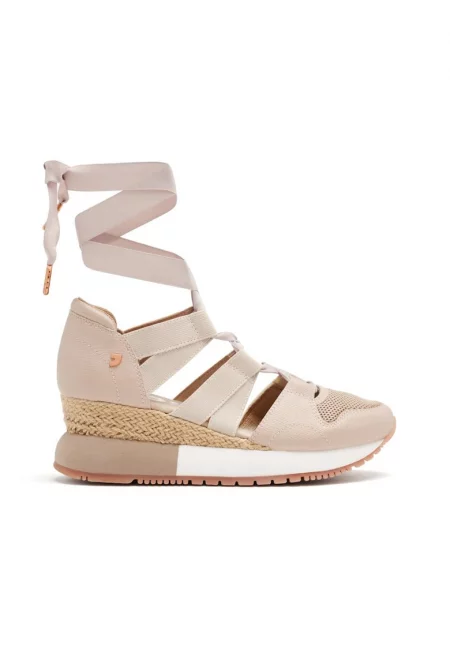 Скосени обувки Brooks - Бежов