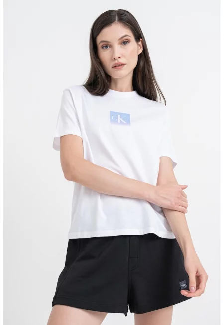 Тениска с овално деколте и лого